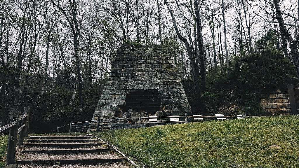 Fornace della speranza nella foresta statale di Zaleski, Ohio. 