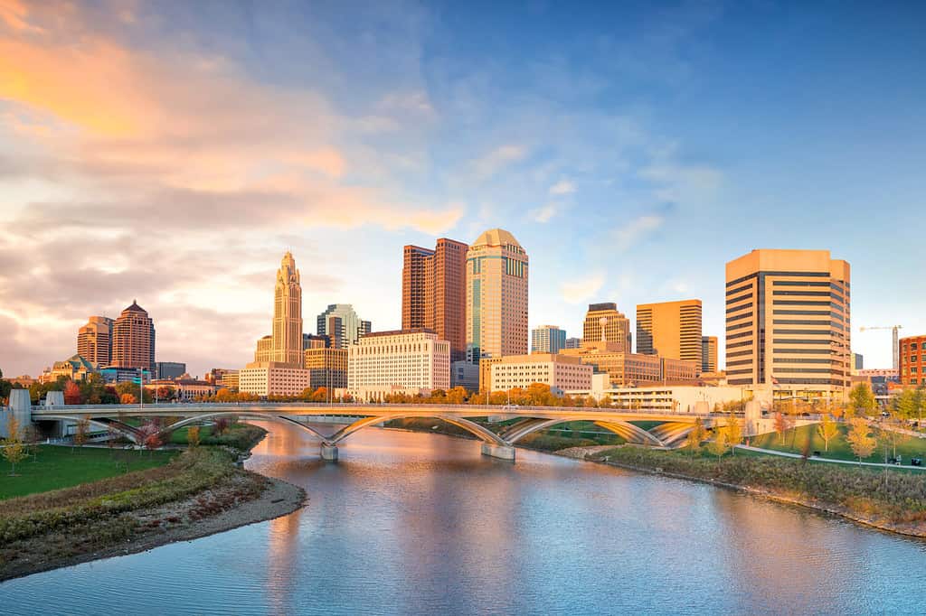 Vista dell'orizzonte del centro di Columbus Ohio al tramonto