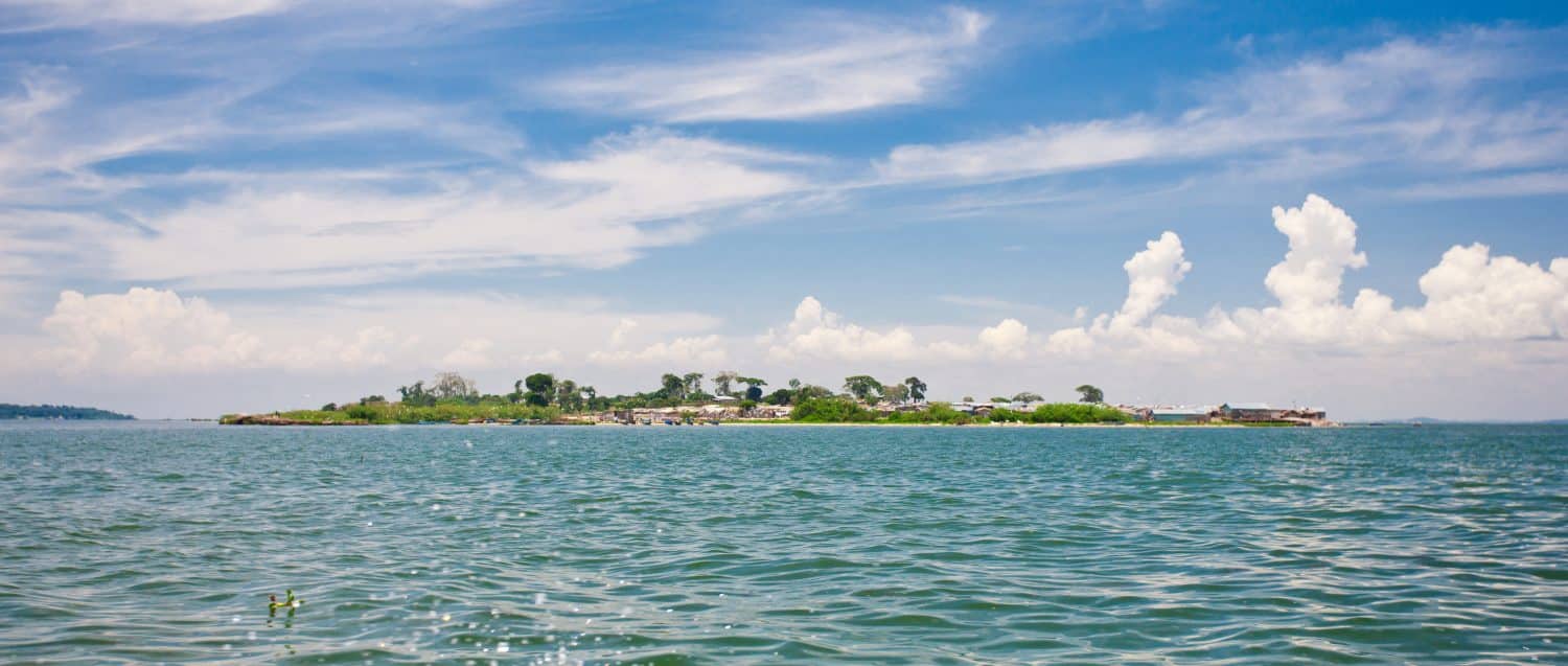 Il Lago Vittoria, visto da una barca in movimento, Uganda