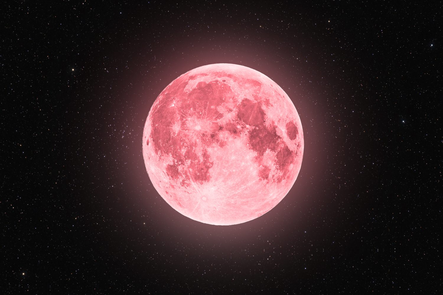 Superluna piena rosa brillante con alone rosa circondato da stelle sullo sfondo del cielo nero