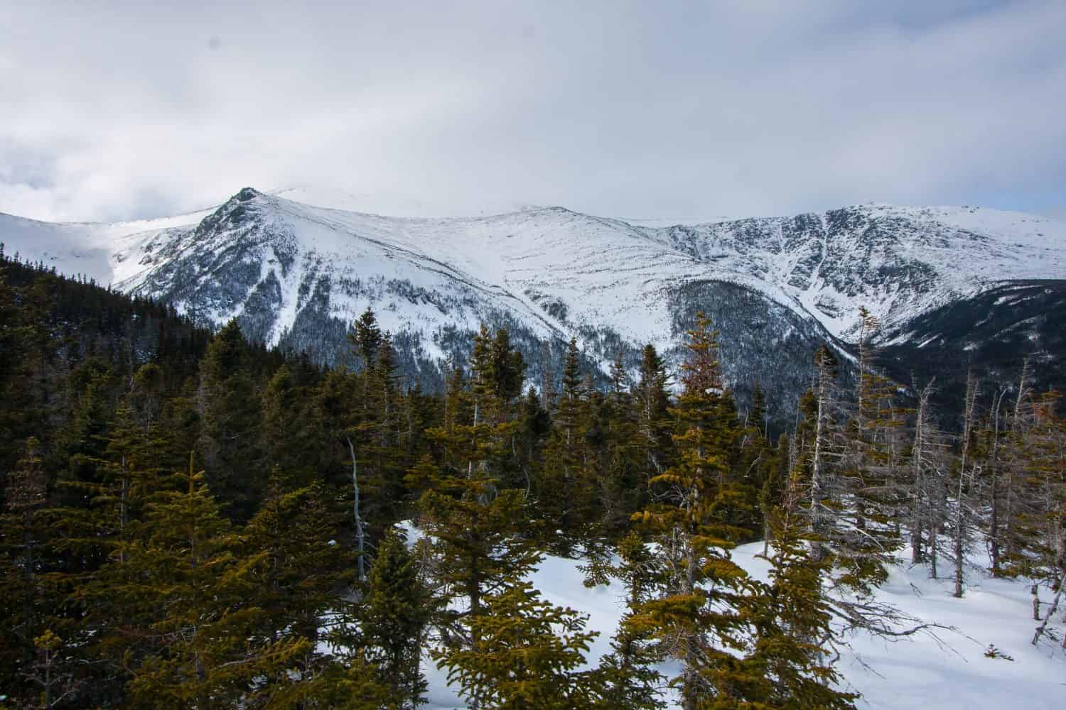 Vista da Boott Sperone Trail, verso Huntington Ravine e Raymond Cataract sul Monte Washinoton, New Hampshire, STATI UNITI D'AMERICA