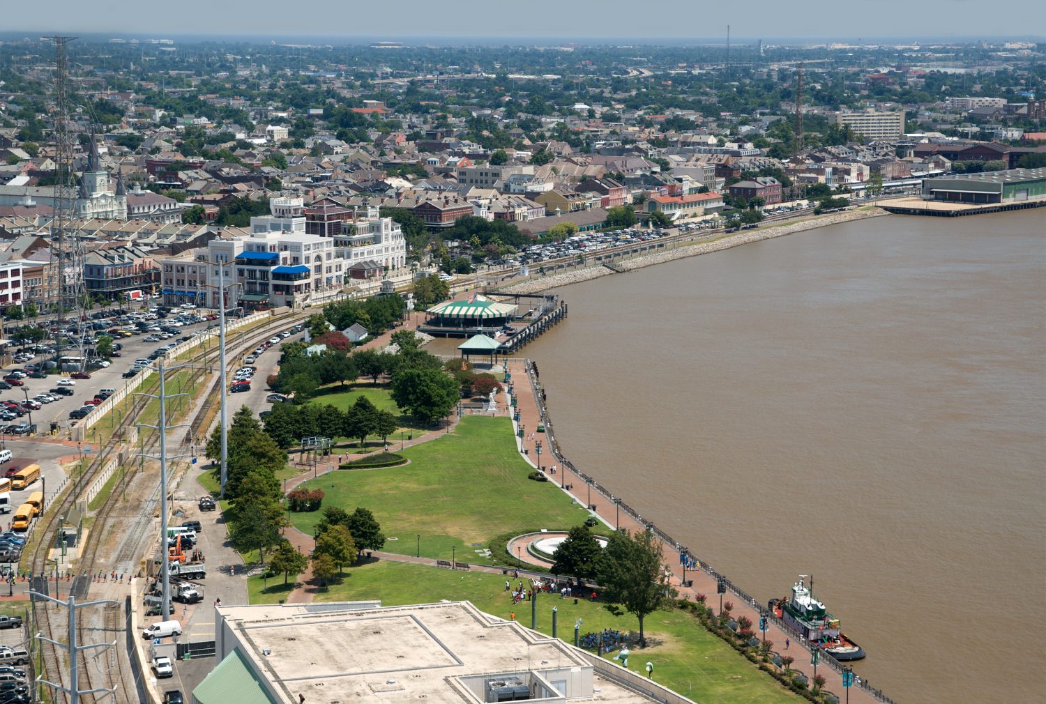 Il lungofiume di New Orleans verso il quartiere francese, visto dal World Trade Center