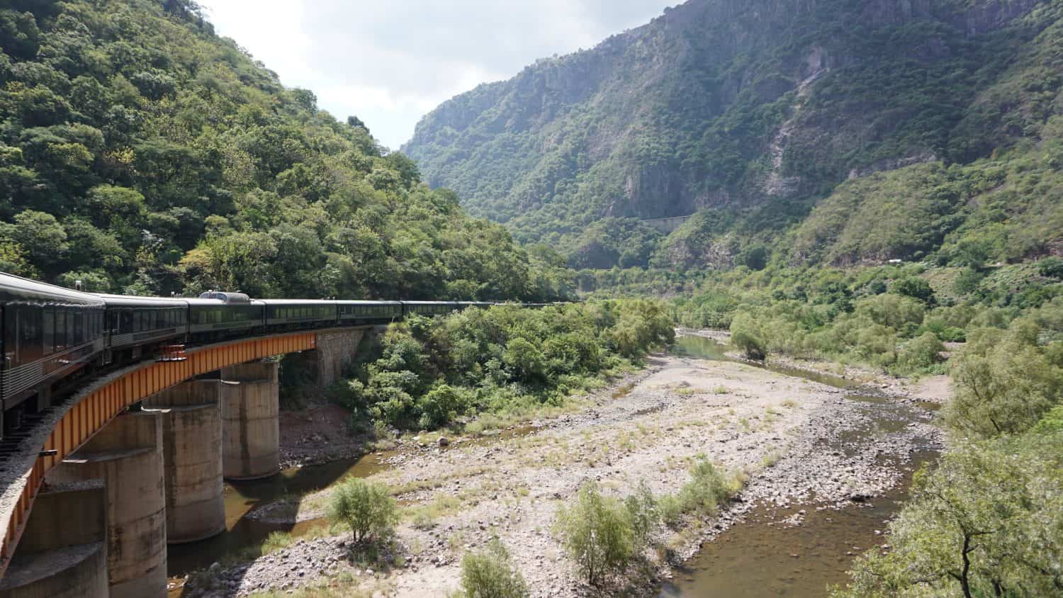 Paesaggi dal treno chepe, sierra tarahumara, Chihuahua, Messico