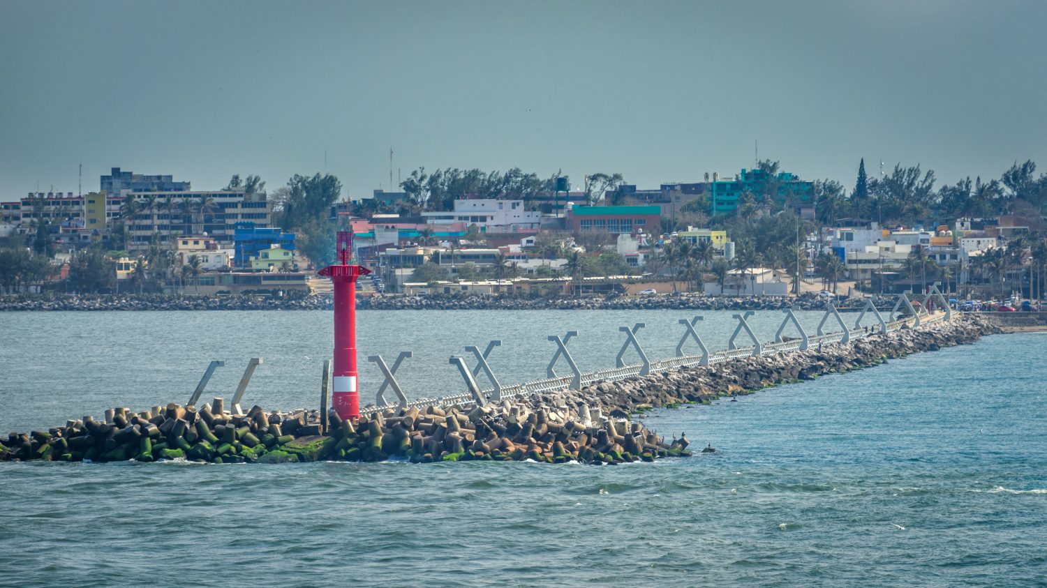 Luce, frangiflutti d'ingresso nei porti di Coatzacoalcos e Pajaritos, Messico