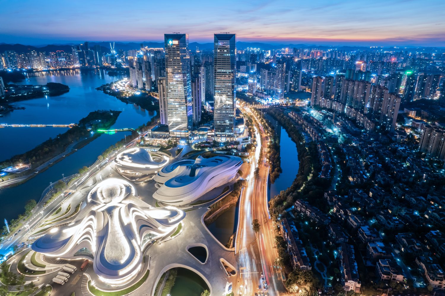 Vista notturna della città di Changsha, provincia di Hunan, Cina