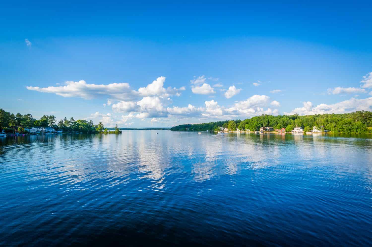 Vista del lago Winnisquam, in Laconia, New Hampshire.