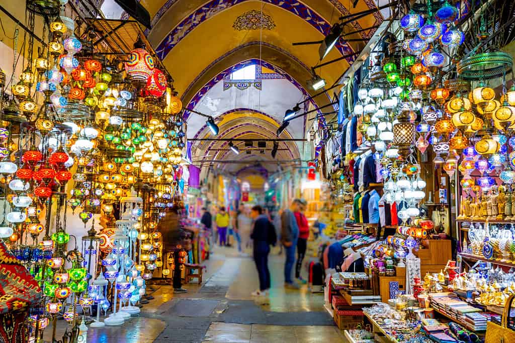 Lampade in vendita sul Grand Bazaar di Istanbul, Turchia