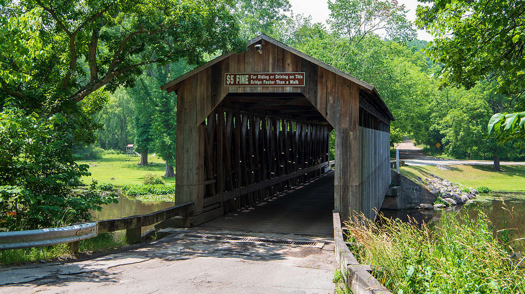 Ponte coperto di Fallasburg nella contea di Kent, Michigan