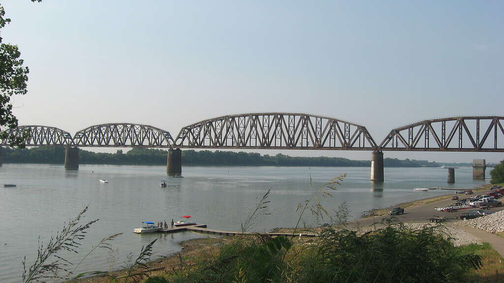Henderson Bridge - Lato meridionale del ponte ferroviario di Louisville e Nashville che attraversa il fiume Ohio a Henderson, Kentucky