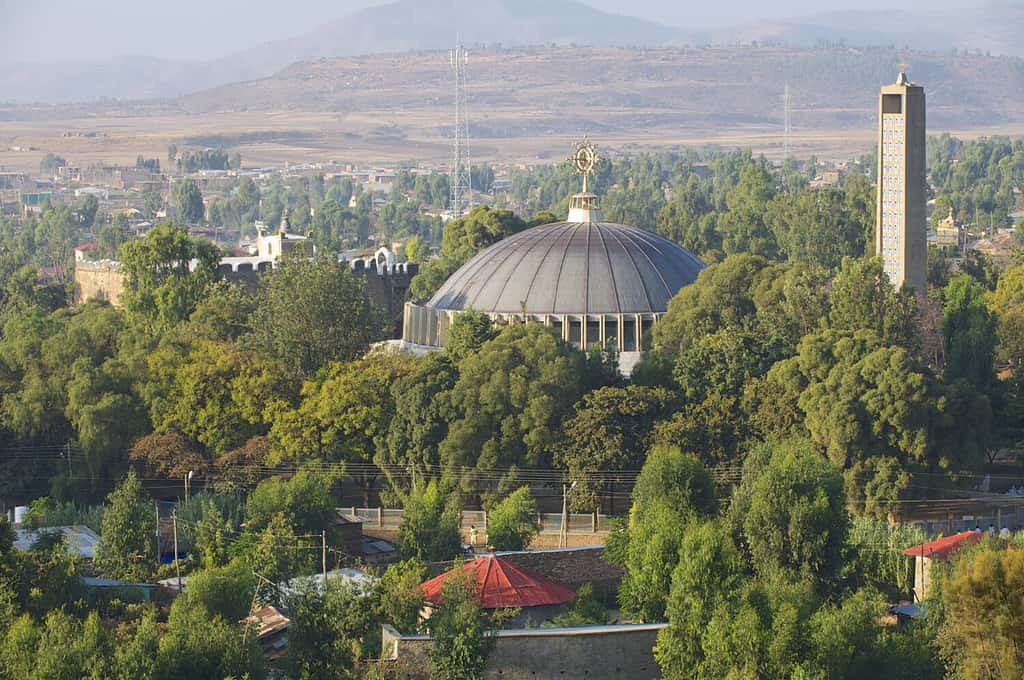 Cupola e campanile della nuova chiesa di Santa Maria di Sion ad Aksum, in Etiopia.
