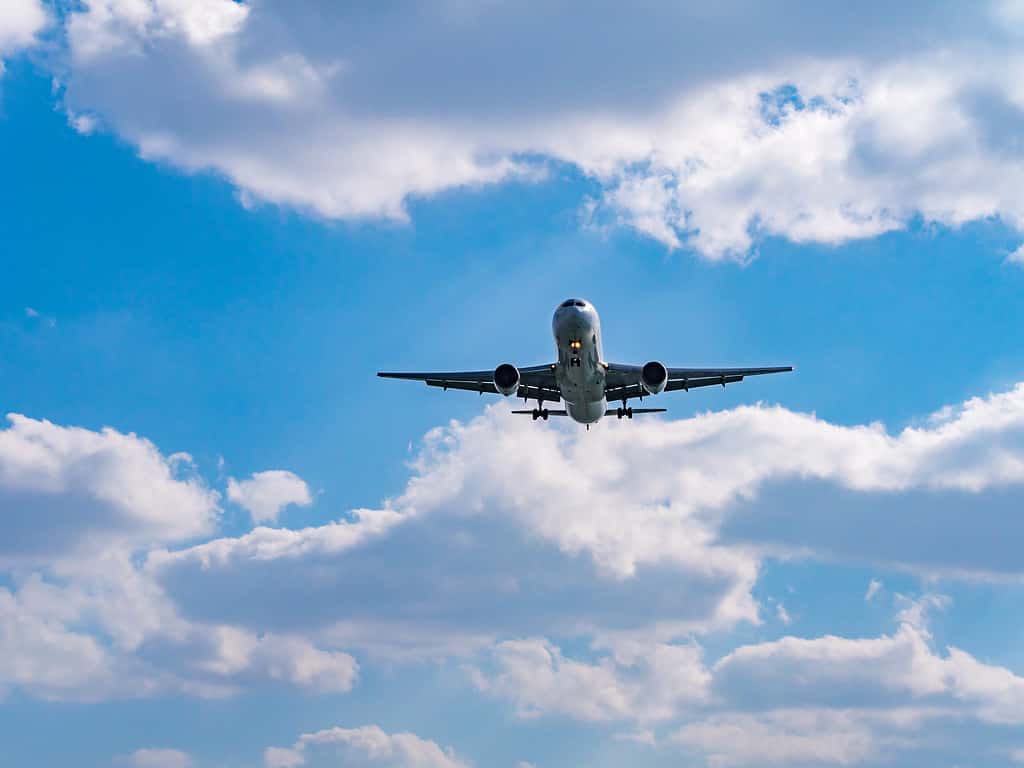 Dal fondo dell'aereo poco prima dell'atterraggio all'aeroporto di Naha nella prefettura di Okinawa, in Giappone.