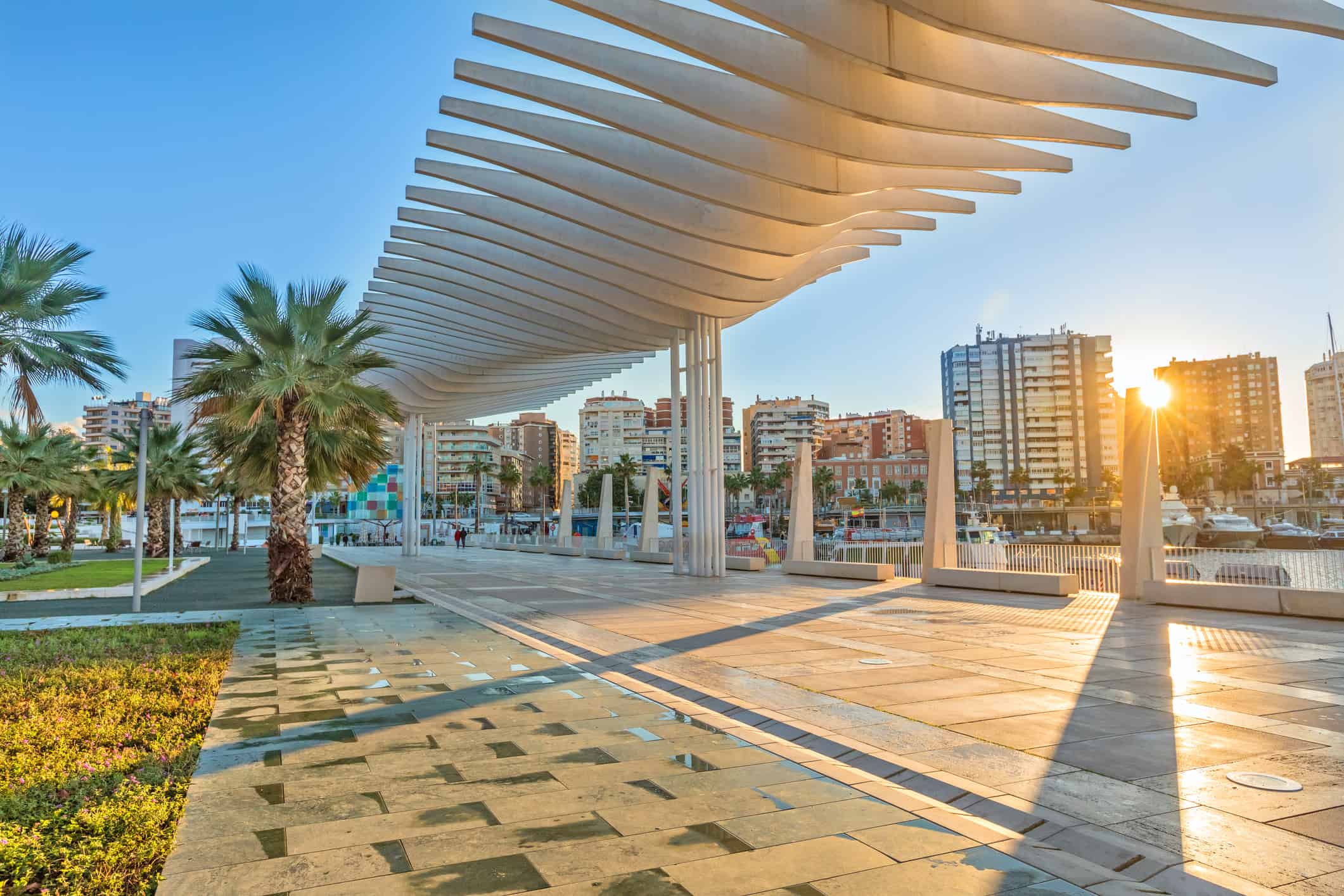 Argine pedonale nella zona portuale di Malaga
