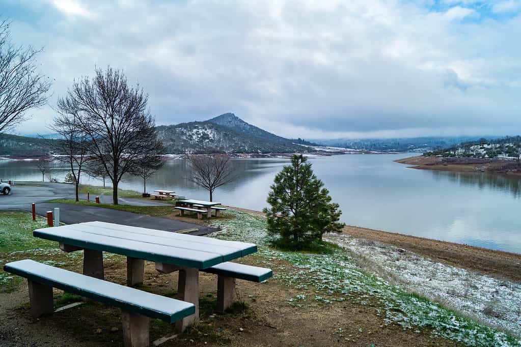 Emigrant Lake County Park offre campeggio vicino ad Ashland, Oregon