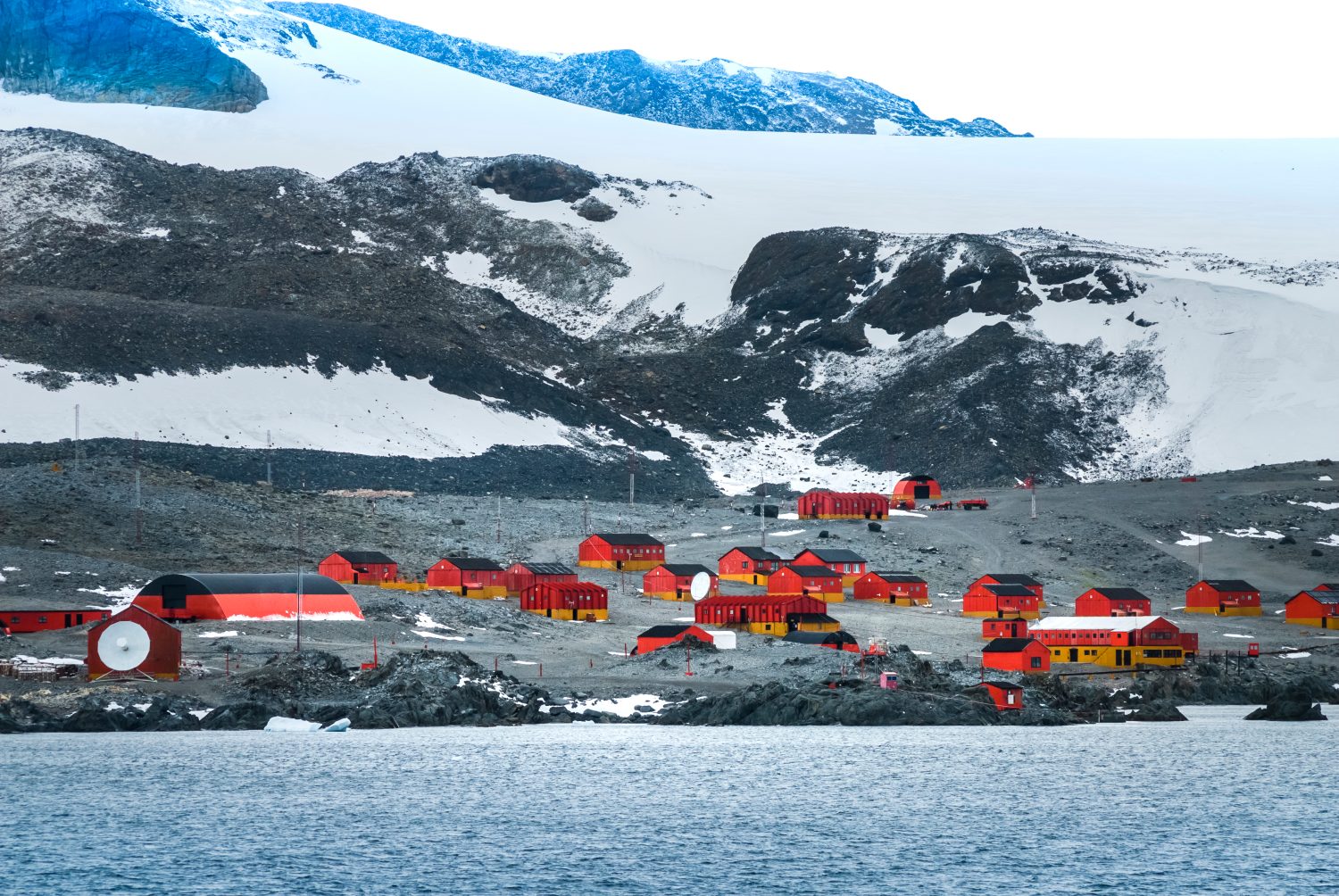 Basi scientifiche in Antartide