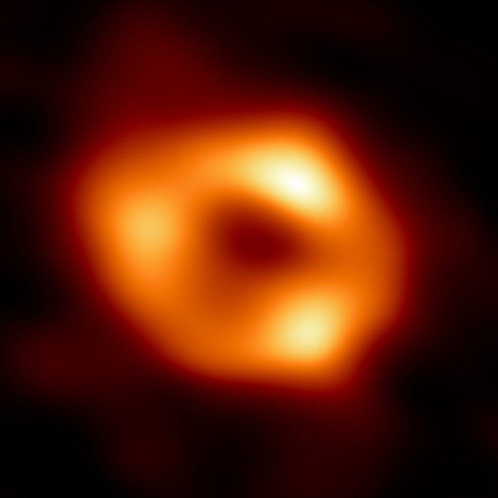 Sagittarius A è il buco nero supermassiccio al centro della Via Lattea.