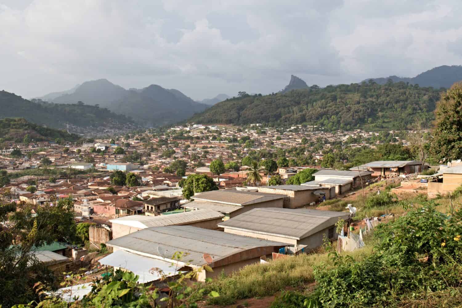 Veduta della città di Man.  Costa d'Avorio.  Africa.