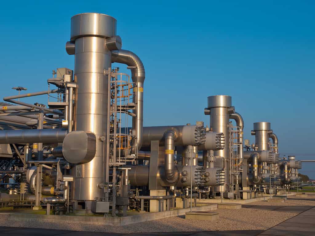 Moderno impianto di lavorazione del gas naturale
