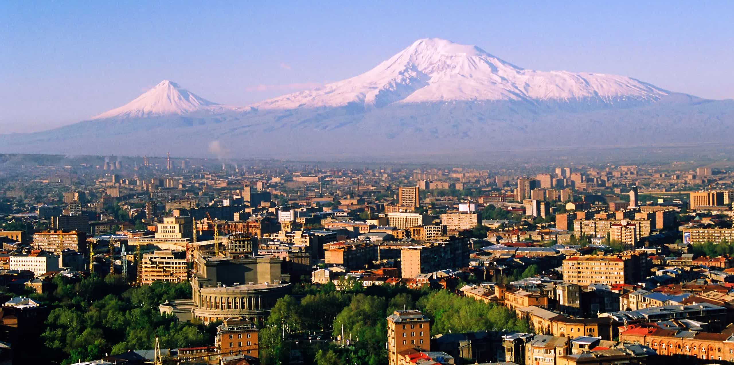 Montagna Ararat e città Yerevan, Armenia