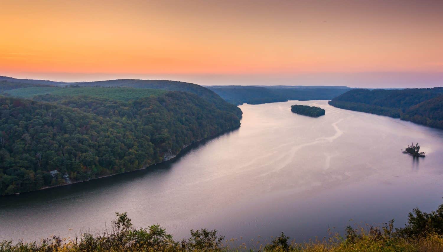 Vista del fiume Susquehanna al tramonto, dal Pinnacle nella contea meridionale di Lancaster, Pennsylvania.