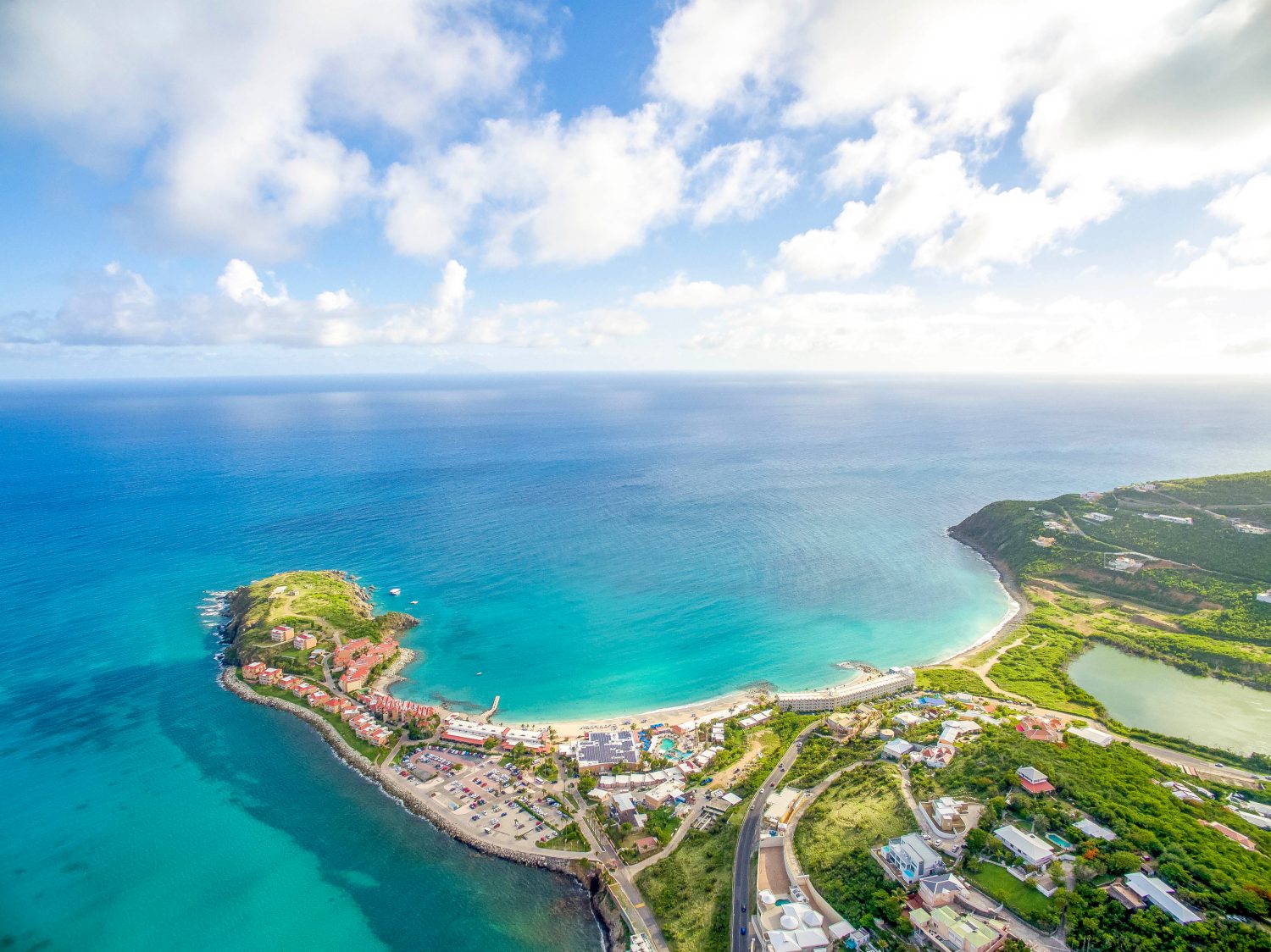 Alta Bella veduta aerea dell'isola di Sint Maarten.
