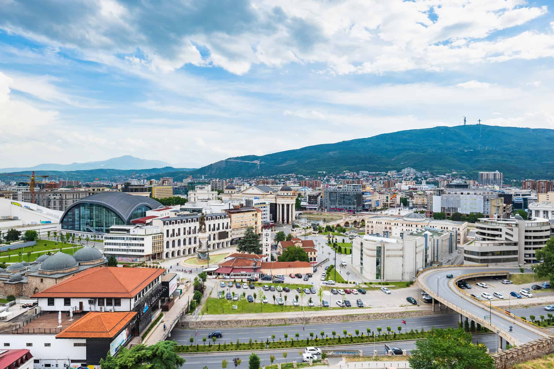 Paesaggio urbano di Skopje, capitale della Macedonia del Nord, Europa.