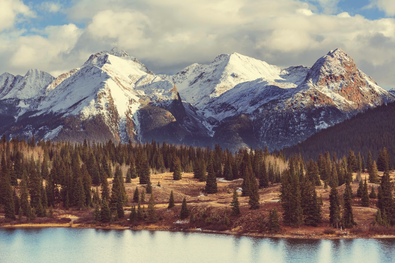 Paesaggio montano nelle Montagne Rocciose del Colorado, Colorado, Stati Uniti.