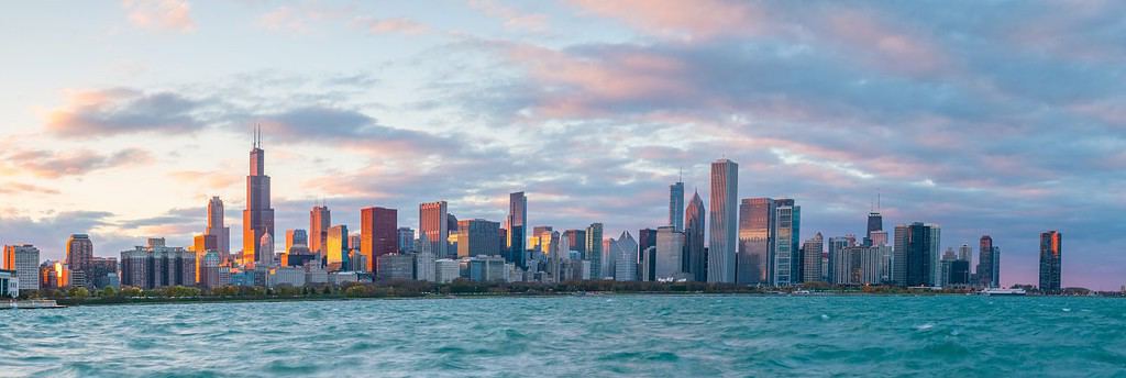 Skyline del centro di Chicago al tramonto Illinois, Stati Uniti