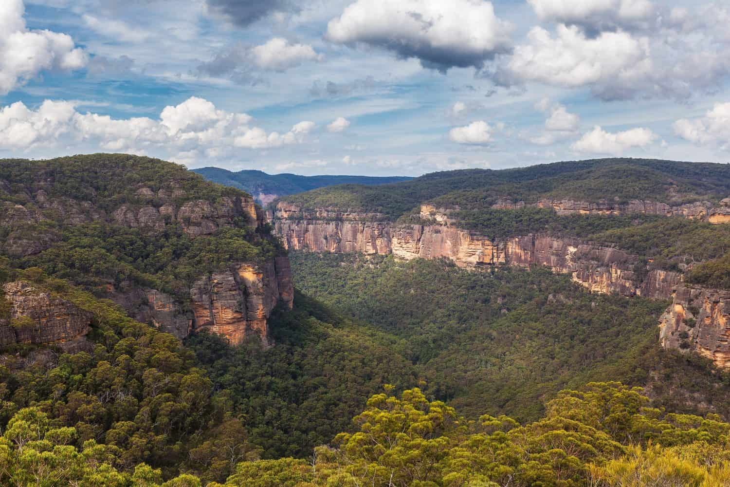 Bellissimo paesaggio roccioso del Parco Nazionale di Wollemi, Nuovo Galles del Sud, Australia.