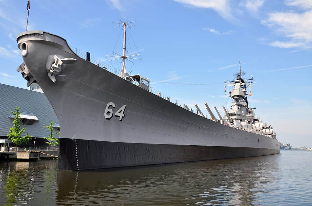 Corazzata USS Wisconsin (BB-64) a Norfolk, Virginia Virginia, Stati Uniti.