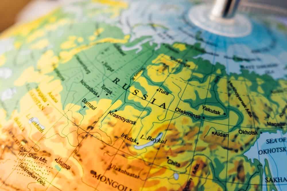 Russia nella mappa del mondo, mappa colorata della Russia sul globo