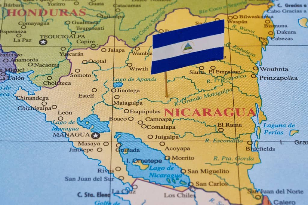 Mappa Nicaragua con bandiera.  Mappa del Nicaragua con bandiera