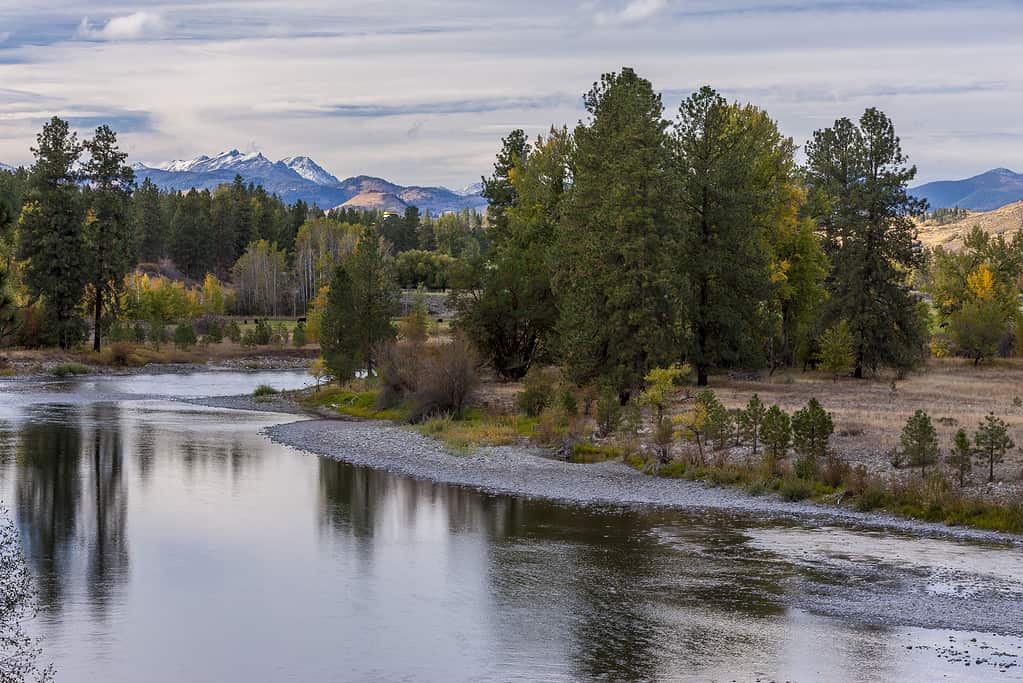 Fiume Methow vicino a Winthrop, Washington.