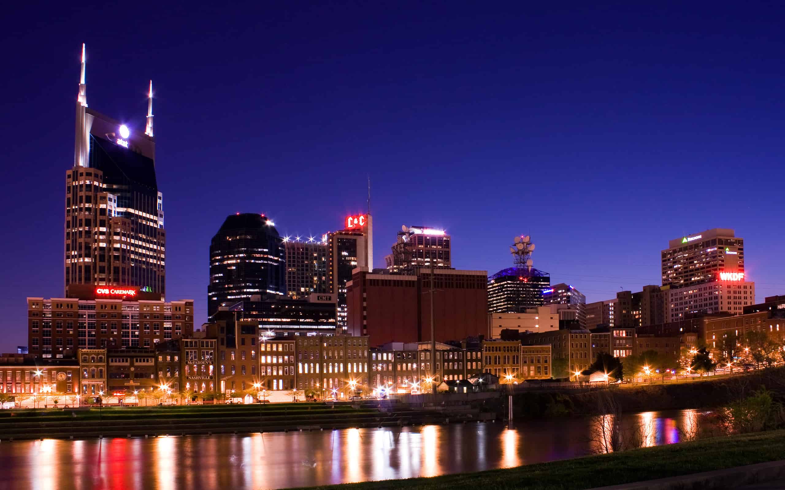 Nashville, nel Tennessee, è la settima capitale più popolata degli Stati Uniti, con una popolazione di circa 669.053 persone.