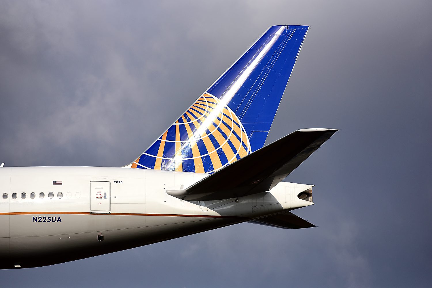 Francoforte, Germania-febbraio 03,2018: United Airlines Boeing 777 atterra all'aeroporto di Francoforte.