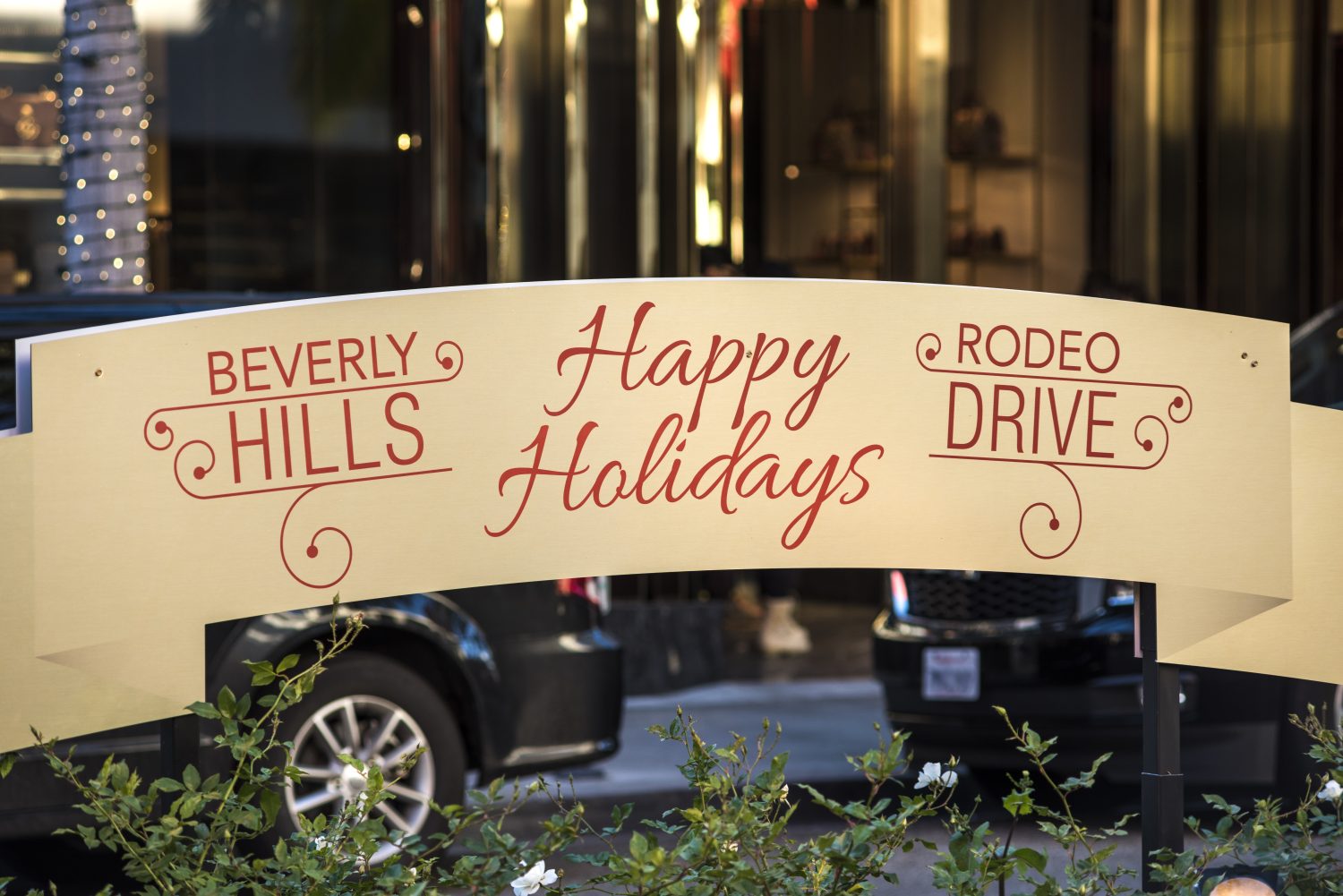 Beverly Hills Happy Holidays firma su Rodeo Drive durante il periodo natalizio in inverno