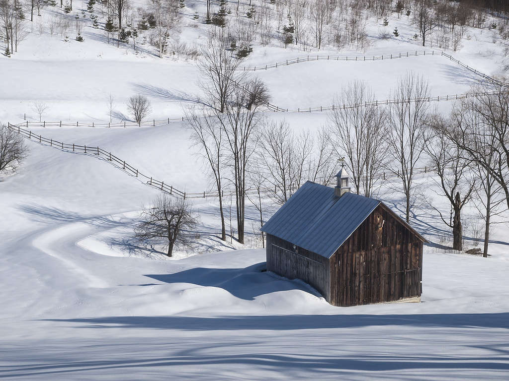 Vecchio fienile del Vermont in inverno
