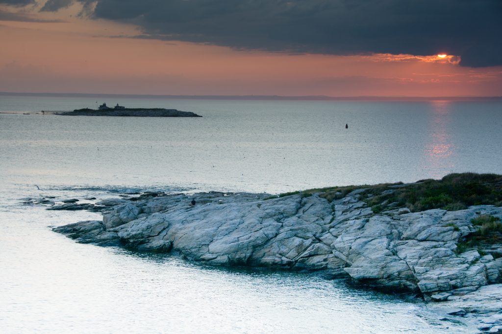 Scogliere rocciose di Star Island al tramonto