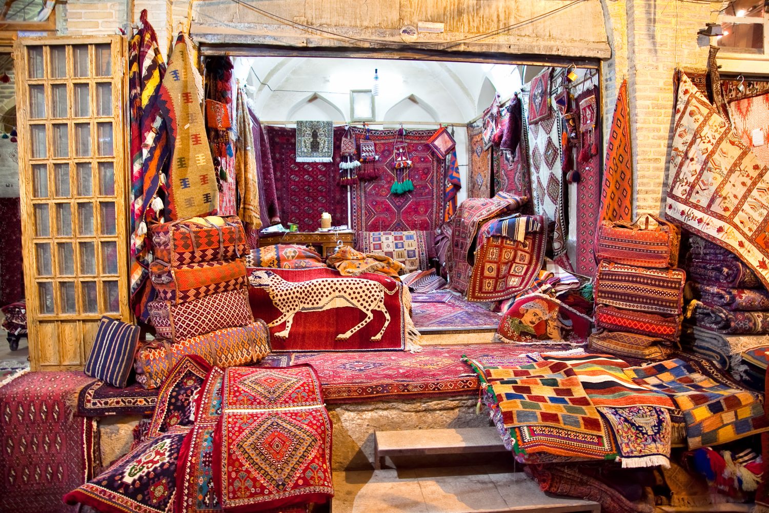 Negozio di tappeti persiani (tappeti e tappeti iraniani), Shiraz, Iran