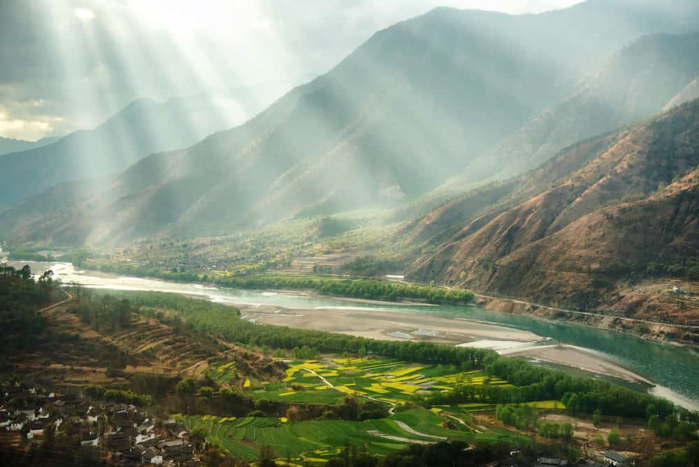 Una famosa ansa del fiume Yangtze nella provincia dello Yunnan in Cina, prima curva del fiume Yangtze, Lijiang