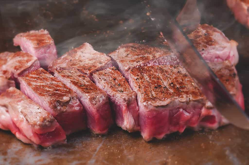 Teppanyaki di bistecca di manzo wagyu giapponese.