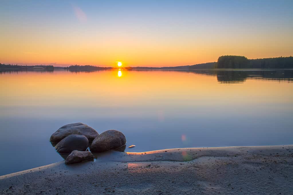 Tramonto notturno estivo da Kuhmo, Finlandia.