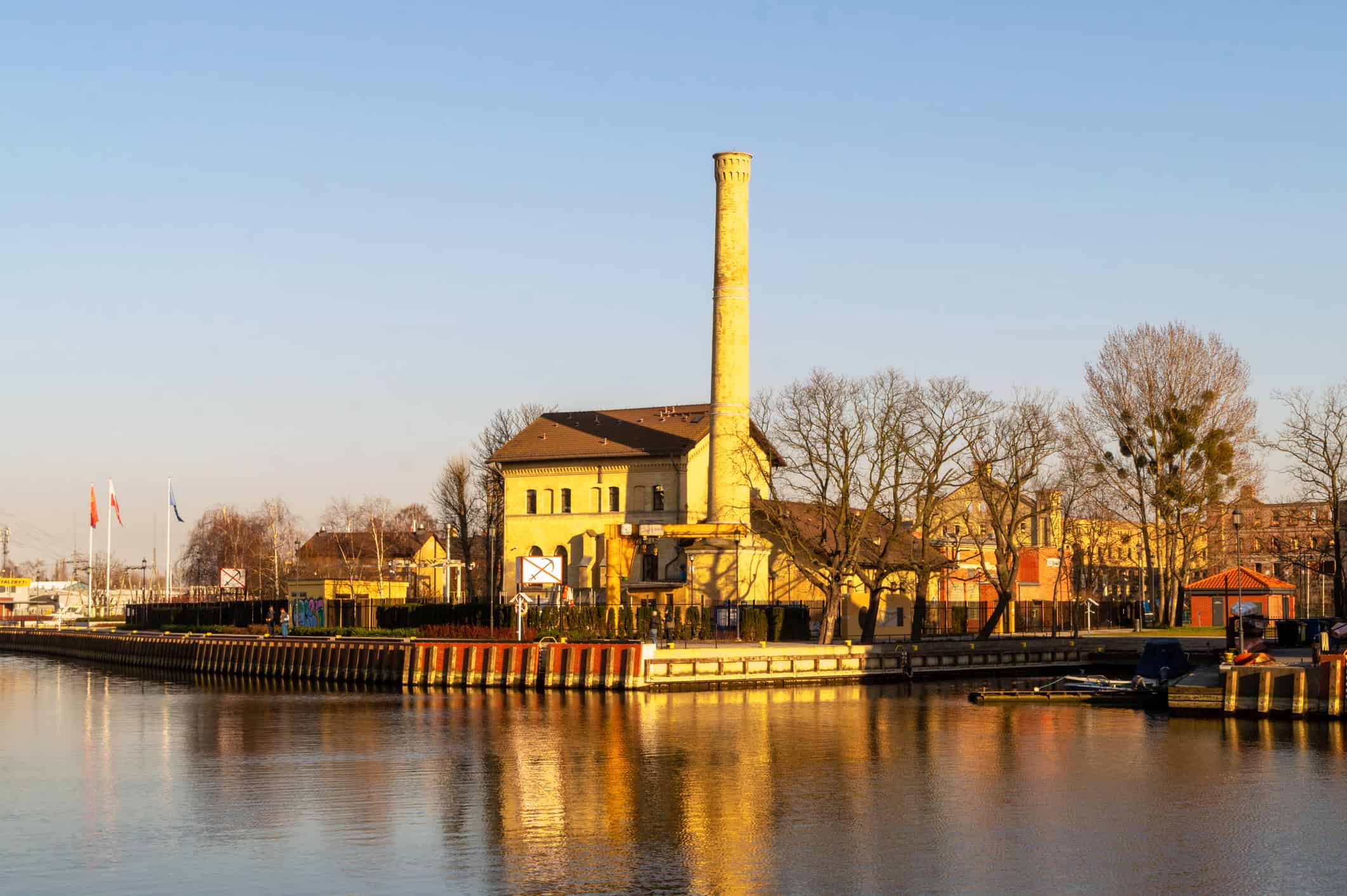 Vecchia birreria sul canale