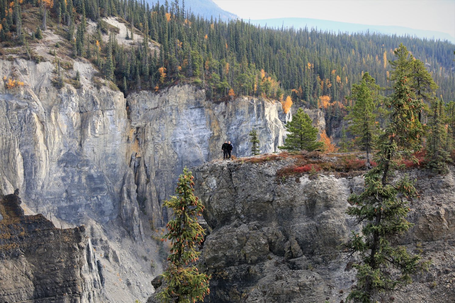 Riserva del Parco Nazionale Nahanni nei territori nordoccidentali del Canada - in prossimità delle cascate Virginia presso il fiume Nahanny