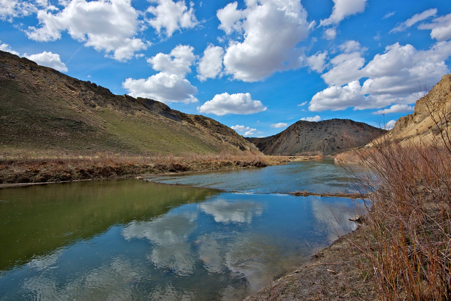 Il California Trail doveva attraversare il fiume Humboldt in diversi punti, incluso qui al primo attraversamento del Carlin Canyon in Nevada.