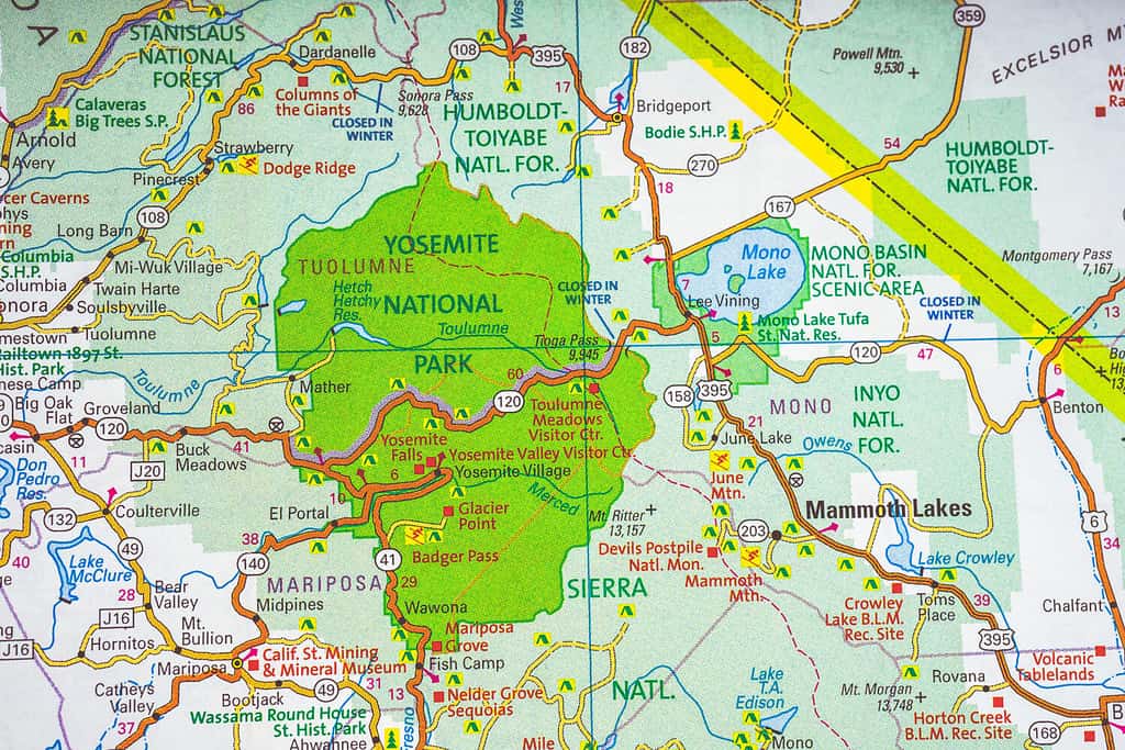 Mappa degli Stati Uniti del Parco nazionale Yosemite, sfondo di viaggio dell'atlante