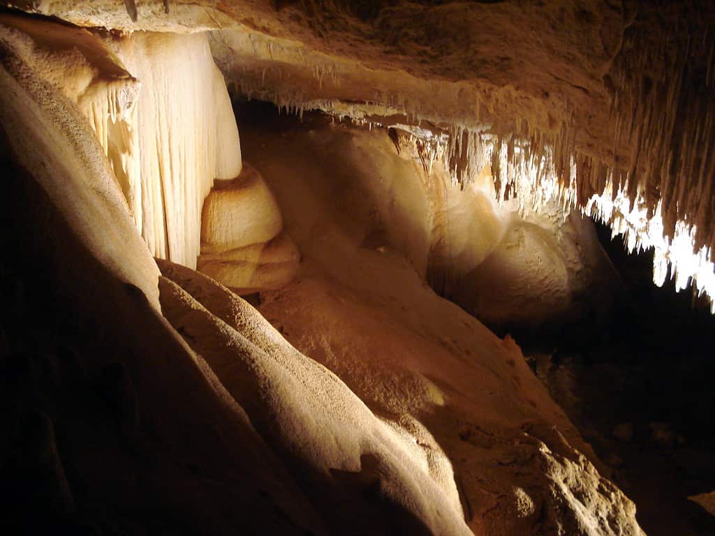 Formazioni di calcite nella Jewel Cave, South Dakota