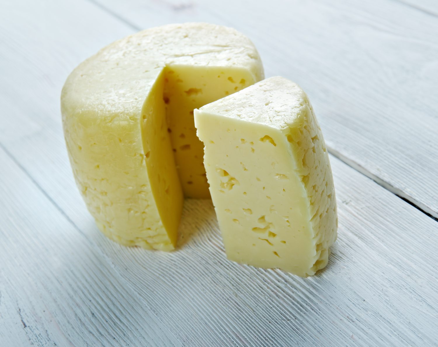 Jibneh Arabieh - formaggio bianco a pasta molle trovato in tutto il Medio Oriente, popolare in Egitto e nell'area del Golfo Persico.