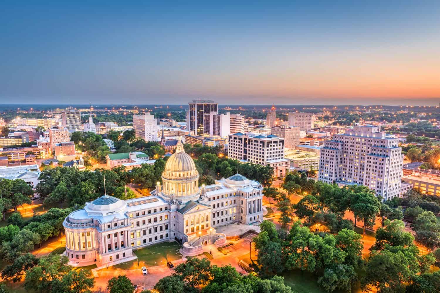 Paesaggio urbano di Jackson, Mississippi, Stati Uniti al crepuscolo.