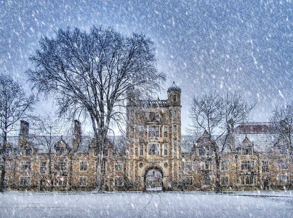 Quadrangle della facoltà di giurisprudenza dell'Università del Michigan (inverno), Ann Arbor, MI