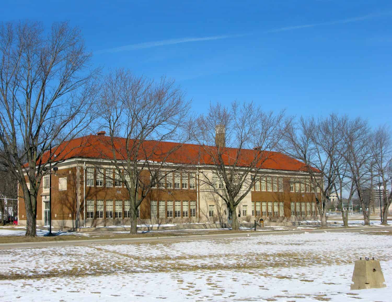 Monroe Elementary School, una delle quattro ex scuole elementari segregate per bambini afroamericani a Topeka, USA, che ora fa parte del sito storico nazionale Brown v. Board of Education